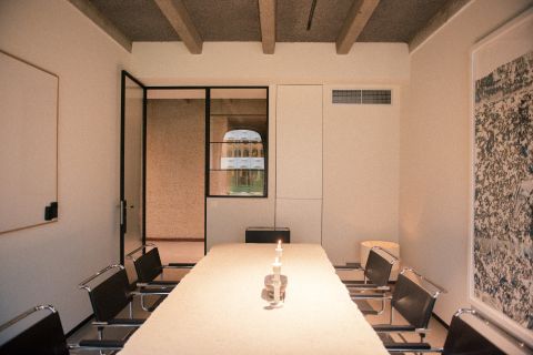Perry - meeting room in a coworking center in Brussels - Fosbury and Sons Boitsfort